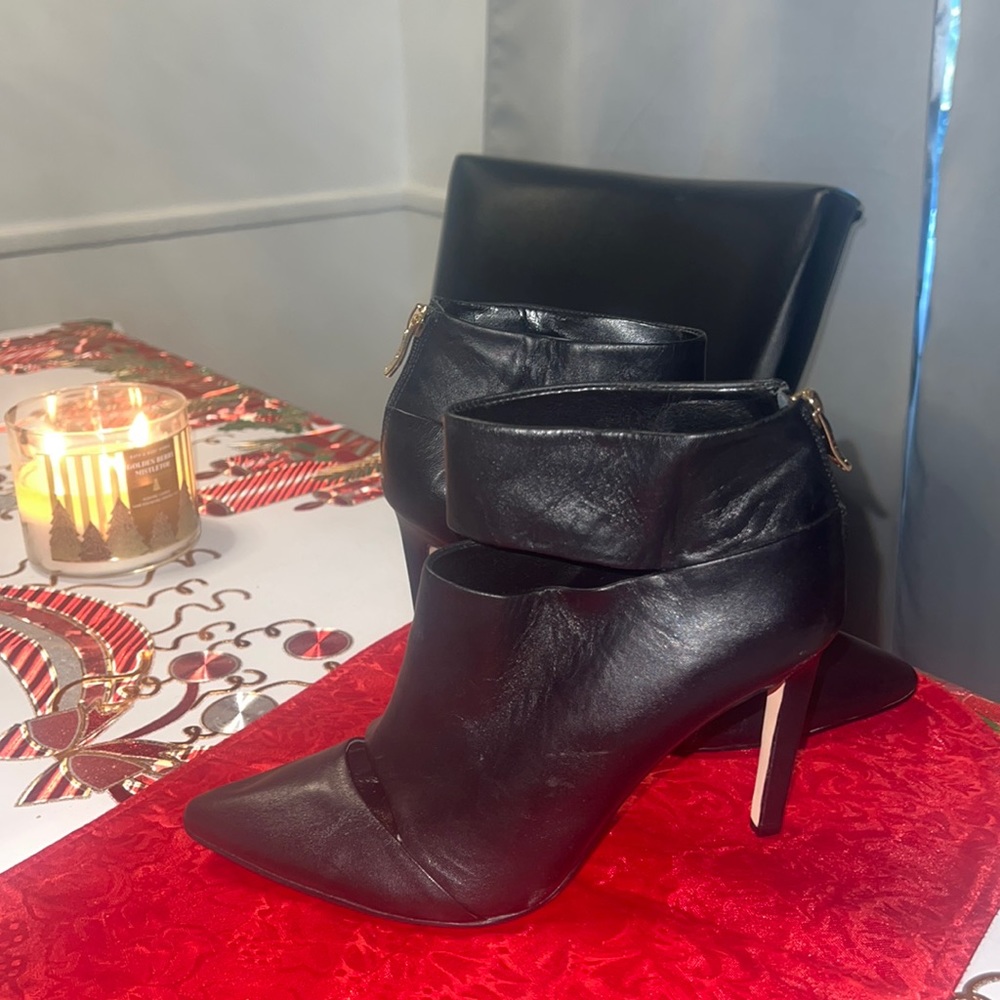 BCBG High heels 👠. Size:8M/38